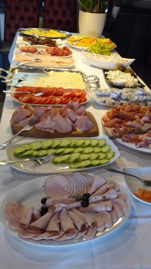 Hotel Rodizio UG Wolfsburg Esterno foto