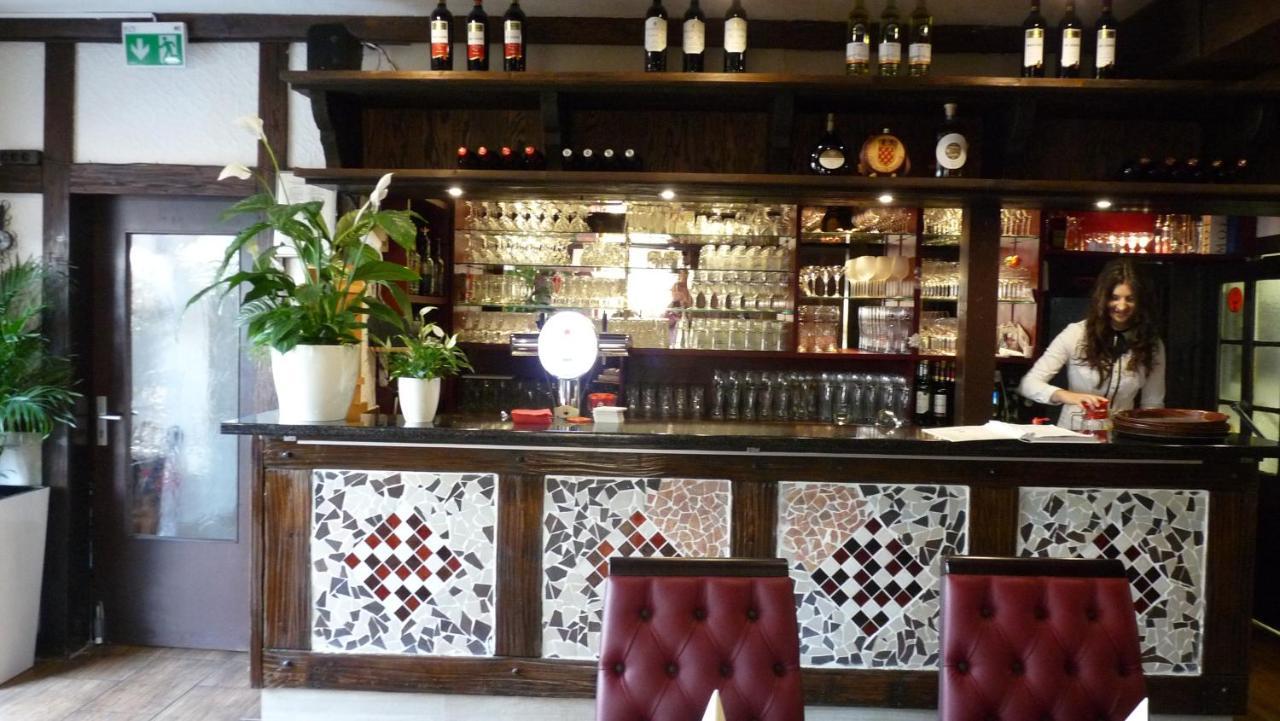 Hotel Rodizio UG Wolfsburg Esterno foto